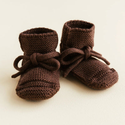 Hvid Knitted Booties – Dark Brown