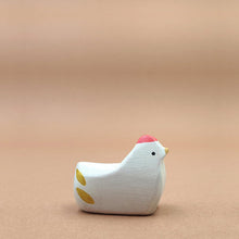 Brin d'Ours White Hen - Lying