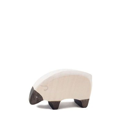 Brin d'Ours Eating Sheep - Black/White
