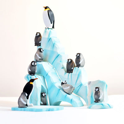 Bumbu Toys Large Waddle of Penguins with Icy Cliffs and Ice Floe SET
