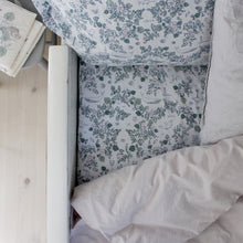 Garbo and Friends Fitted Sheet - Mares Light