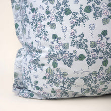 Garbo and Friends Adult Pillowcase – Mares Light