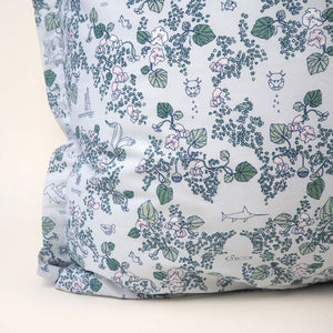 Garbo and Friends Adult Pillowcase – Mares Light