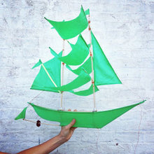 Haptic Lab Sailing Ship Kite – Green - Elenfhant