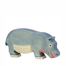 Holztiger Hippopotamus - Feeding