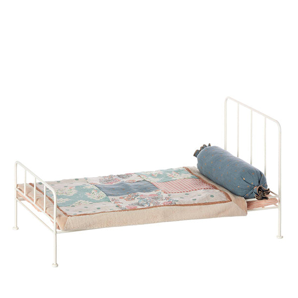 Maileg Vintage Metal Bed Medium – Off White