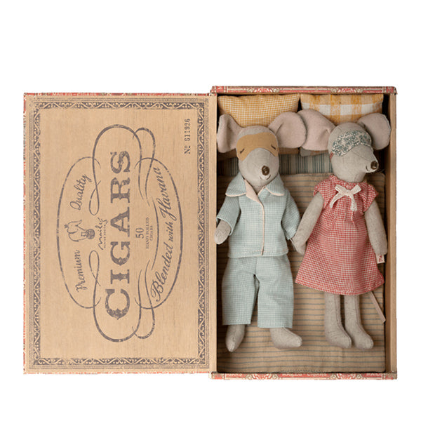 Maileg Mum & Dad Mice in Cigarbox