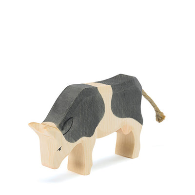 Ostheimer Cow Black & White – Eating