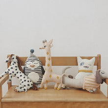 OYOY Baby Guggi Giraffe Cushion – Darling