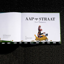 Aap op Straat by Leo Timmers - Dutch