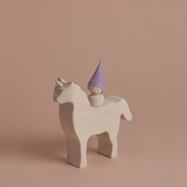 Raduga Grëz Unicorn with Gnome – White