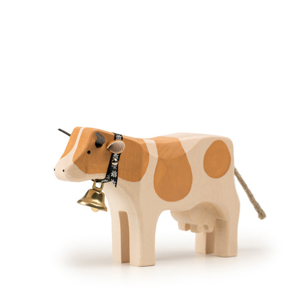 Trauffer Cow Standing - Simmentaler